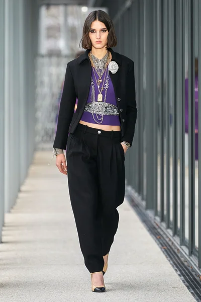 Look 8